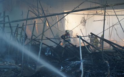 Ракетный удар по ТЦ в Кременчуге: пожар локализован, количество погибших возросло