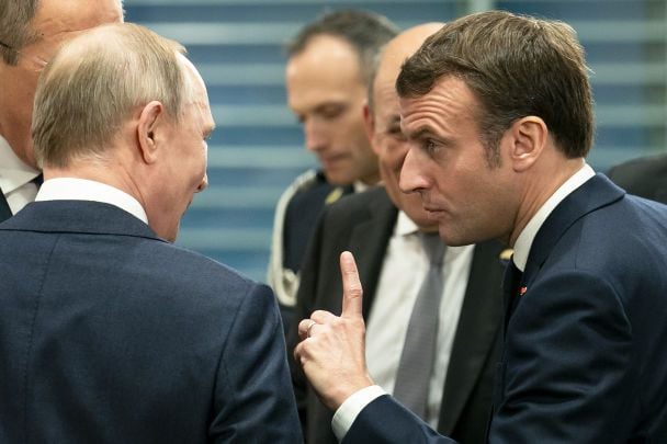 Макрон впервые с 2022 года позвонил Путину: что говорили об Украине
