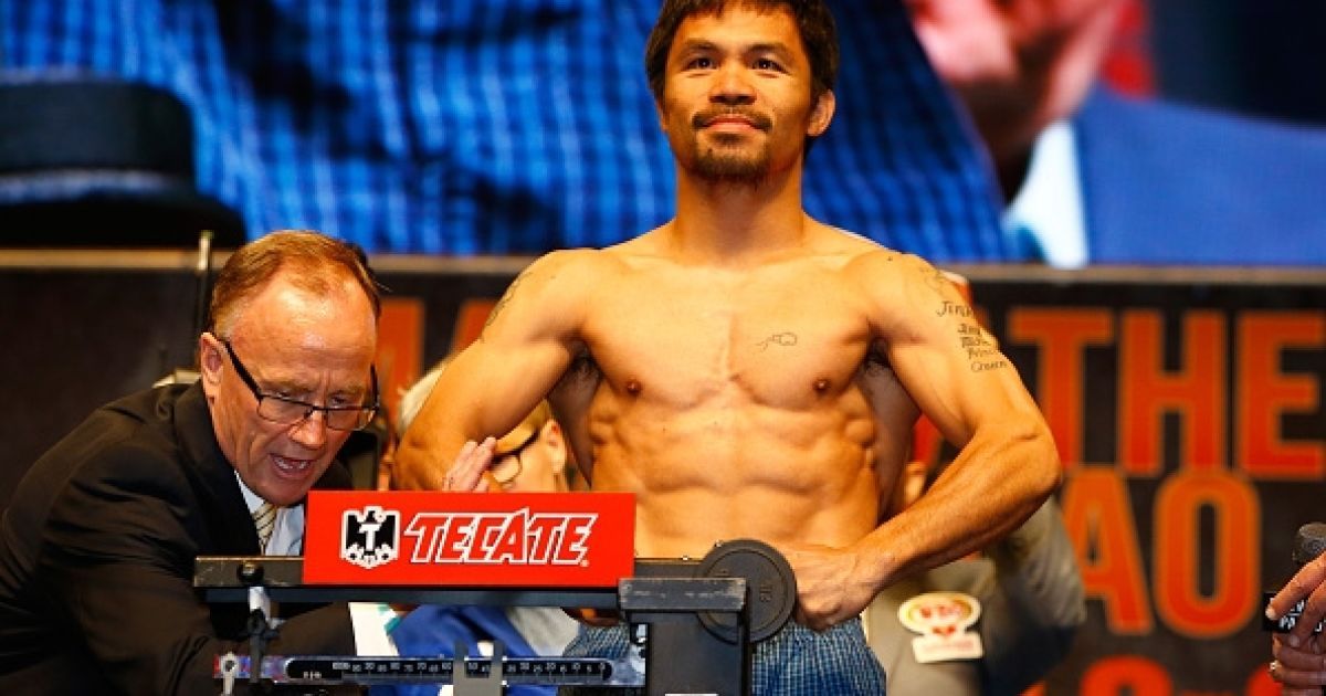 Взвешивание перед боем Мейвезер - Пакьяо / © boxingscene.com