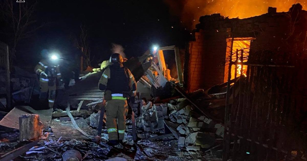 Пожежа на Дніпропетровщині після російської атаки у ніч проти 21 січня