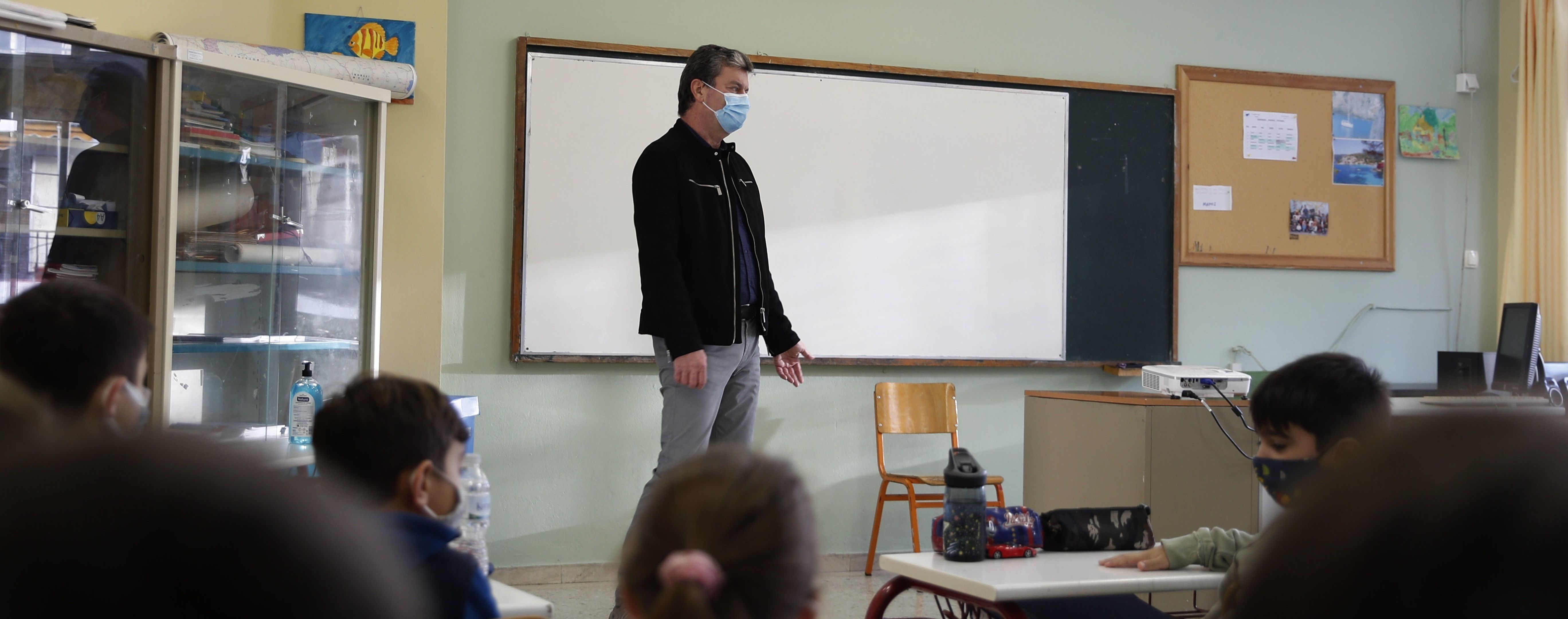 Вспышка коронавируса: во Львове старшеклассников перевели на дистанционное обучение