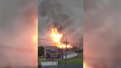 Дым виден за километры: в РФ горит газохранилище