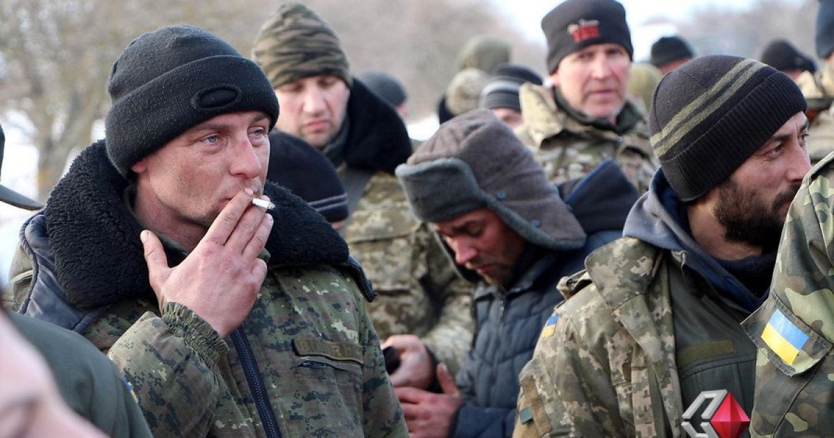 На полигон в течение всей ночи подвозили материальное обеспечение
