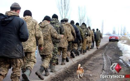 Мы просто хотим помыться и поесть: бойцы 53-й бригады пешком дошли до Николаева для встречи с чиновниками