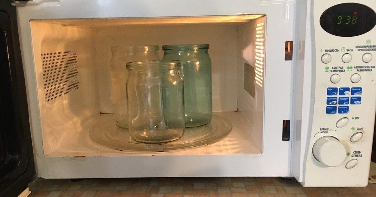 Як стерилізувати банки в мікрохвильовці