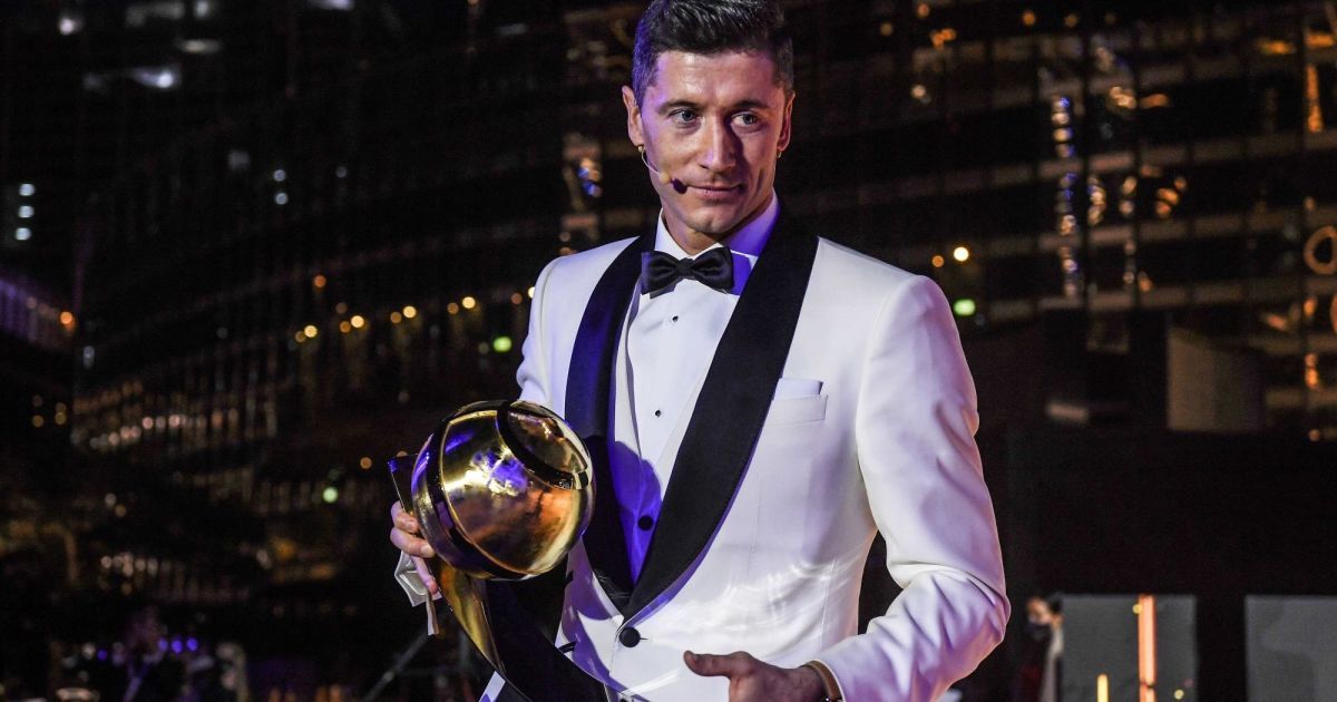 Роберт Левандовські отримав нагороду найкращому гравцю 2020 року від Globe Soccer