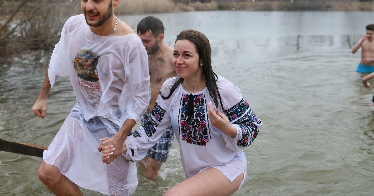 Крещение господне: история праздника, как правильно купаться и чего нельзя делать