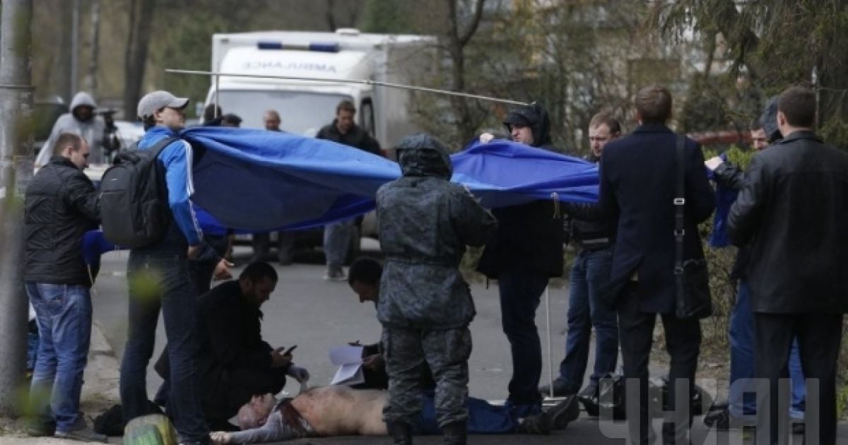 Фото з місця вбивства Олеся Бузини. / © УНІАН