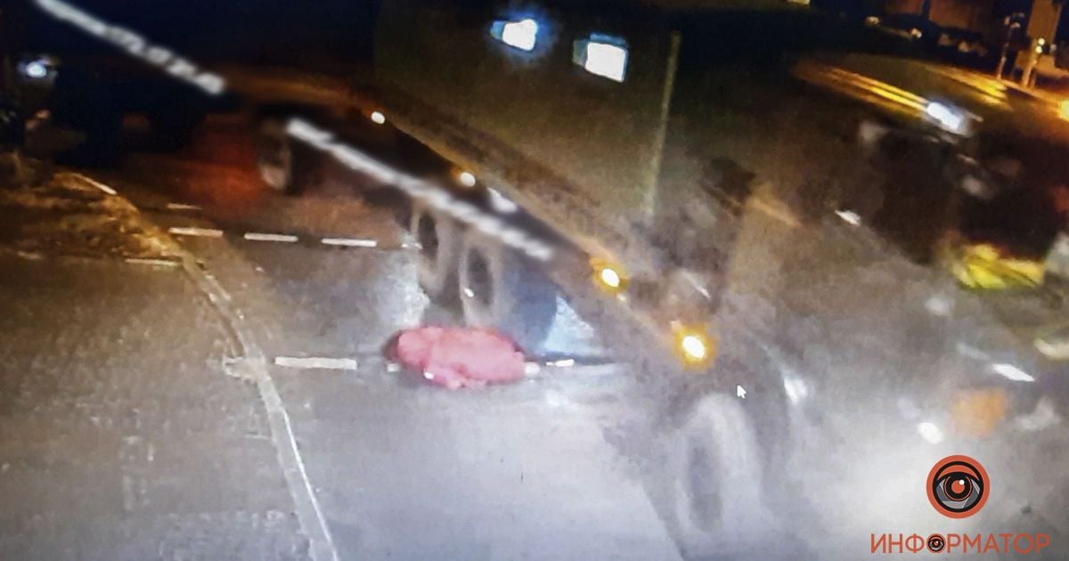 В Днепре военный грузовик переехал женщину: видео 18+