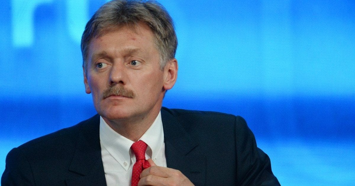 Песков тоже не собирается делать прививку российской вакциной от COVID-19 и объяснил, почему