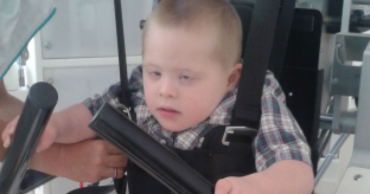 Помогите 6-летнему Артему собрать средства на операцию