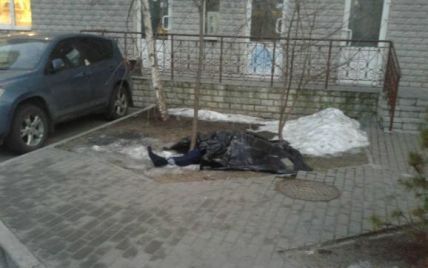 У Києві чоловік вистрибнув із 22-го поверху