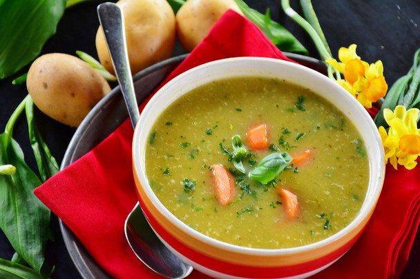 Почему суп становится вкуснее на второй день: ответ навсегда изменит ваш подход к приготовлению