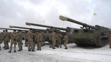 Президент України передав військовослужбовцям понад 150 одиниць військової техніки та озброєння