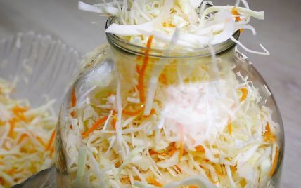 Сколько соли нужно при засолке капусты – на 3-литровую банку, на 1 кг овощей