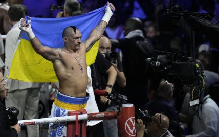 "Слава Украине": Усик поздравил воинов ВСУ с праздником (фото)