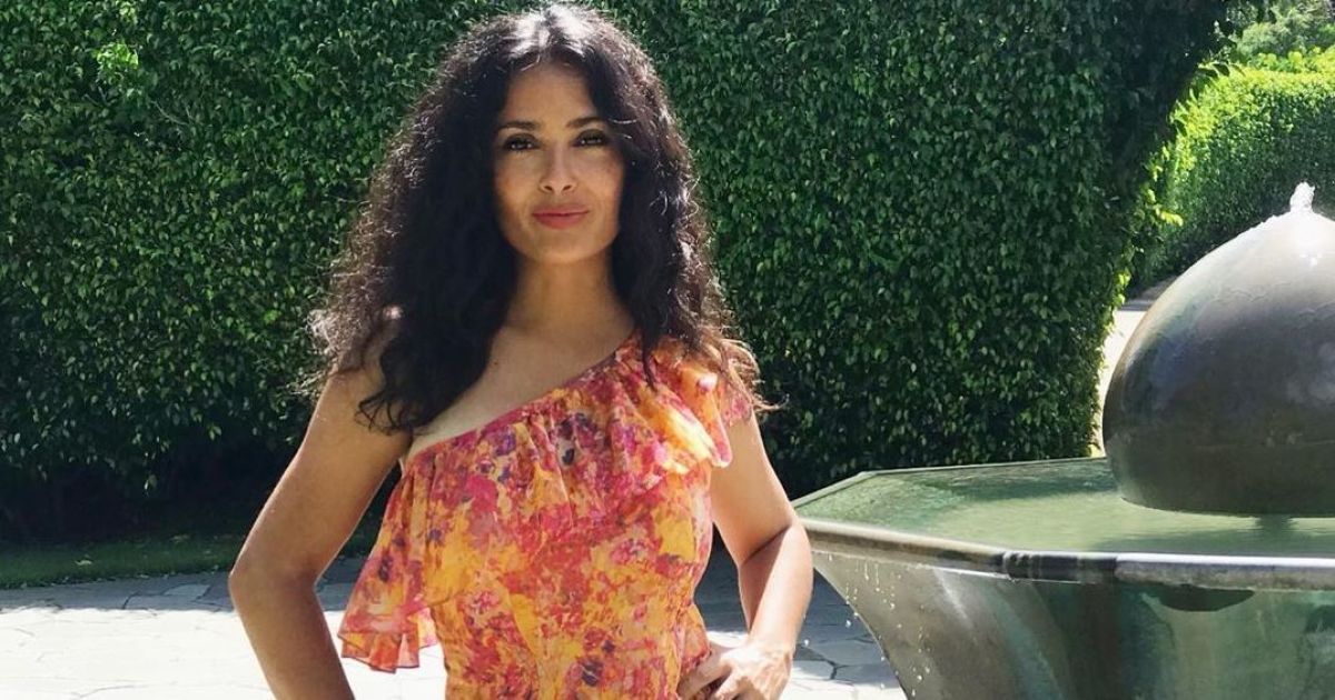 53-річна Сальма Гаєк у купальнику похизувалася апетитними формами