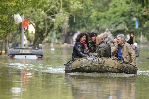 Разрушительное наводнение в Италии: страна идет под воду, есть погибшие