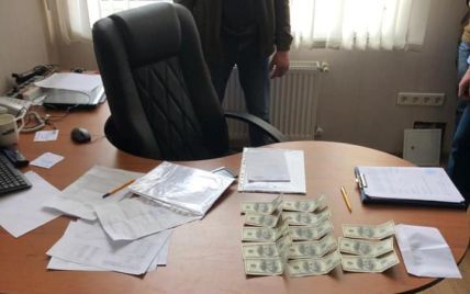 Посадовці Одеської митниці систематично отримували хабарі - деталі обшуків від ДБР