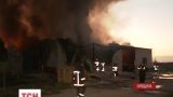 Пожар в Броварах охватил 800 квадратных метров складов, на которых хранили резину