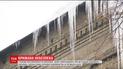 Несколько человек получили травмы из-за падения сосулек в Киеве