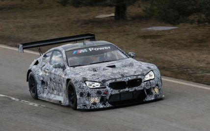 BMW вывела на тесты гоночный вариант купе M6