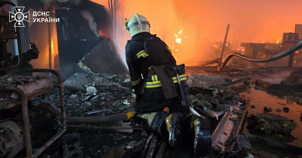 Наслідки обстрілу "Епіцентру" у Харкові