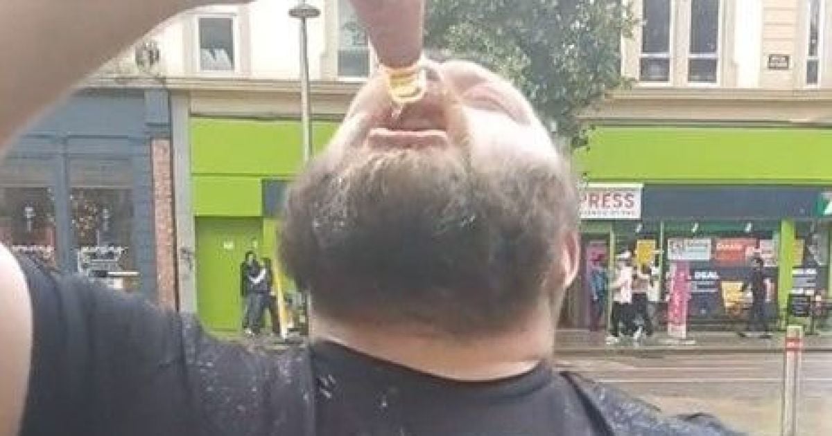 Чоловік випив пляшку оцту