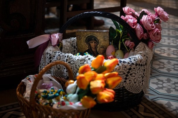 Великдень 2026: чи скоротять комендантську годину та обмеження в регіонах України