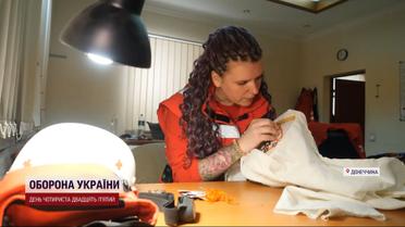 Вишиває між евакуаціями та порятунком цивільних: парамедикиня вивчає своє коріння через вишивку  