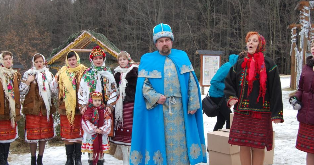 Подарки ко Дню Святого Николая: тапочки с подогревом и экскурсия на фабрику игрушек