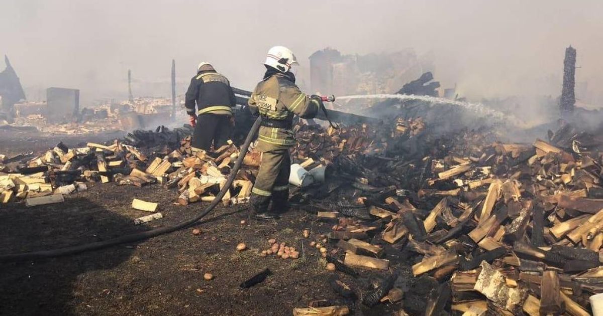 У Кемерові дотла вигоріли десятки будівель росіян: майже 40 людей залишилося без житла