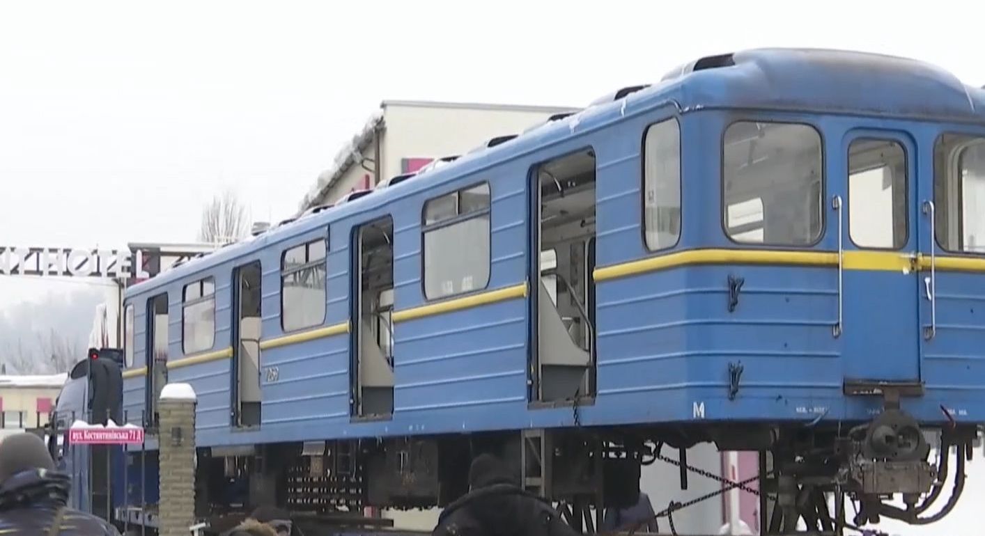 Видео — В Киеве строят первый в мире хостел, сделанный из вагонов метро —  Страница видео