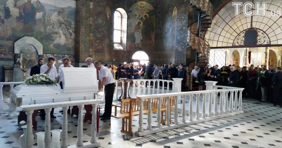 Екс-нардепа Бережну поховали на Звіринецькому цвинтарі