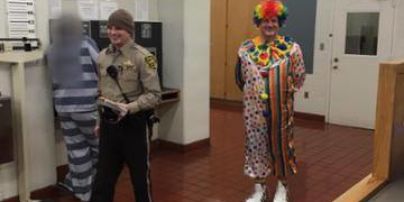 В США полиция арестовала пьяного водителя-клоуна