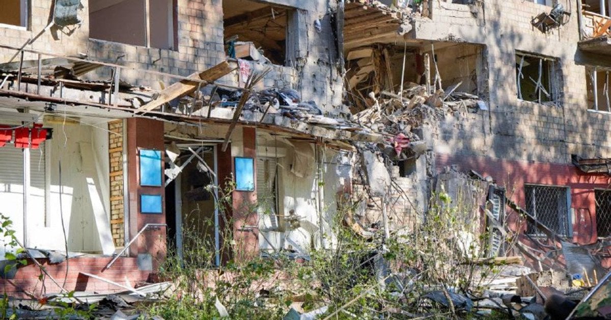 Як літня пара рятувалася від атаки РФ у Києві: щемливе фото
