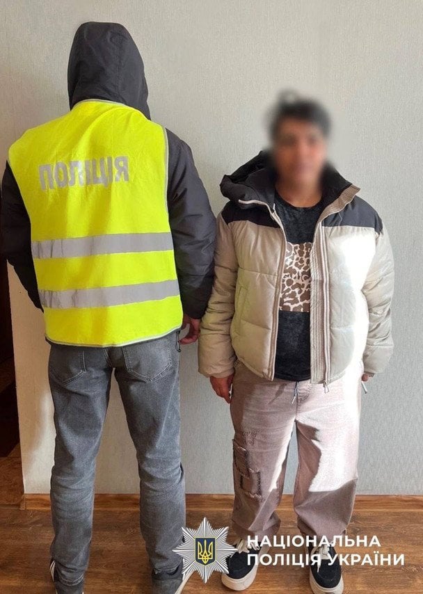 Затримана зловмисниця, яка прикидалася «ворожкою» / © Поліція Києва