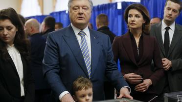 Порошенко голосує_2 / © Associated Press