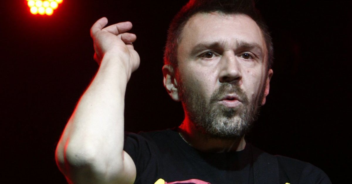"Все нормально. Денег нет": Сергей Шнуров потроллил Медведева