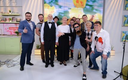 На аукционе "Сніданка з 1+1" собрано более 82 тысячи гривен на строительство кинотеатра для пожилых людей