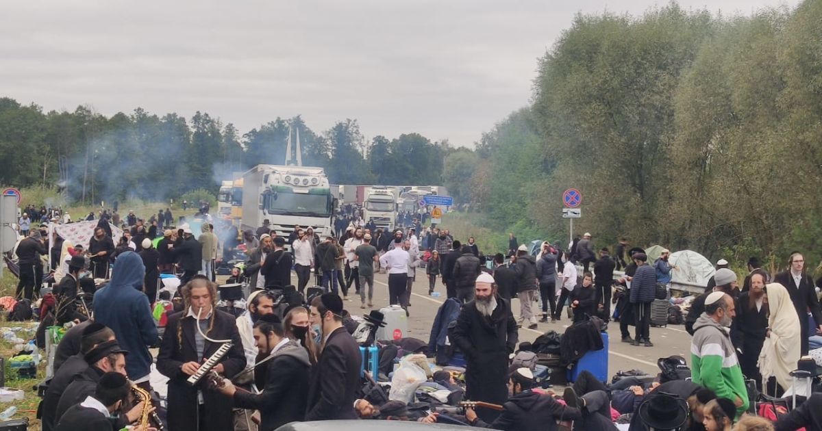 COVID-19 не мешает широко отмечать дни городов, но не позволяет вьехать в Украину паломникам-евреям — раввин Мота Франк