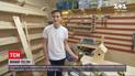Предприимчивый 14-летний парень устроил себе мастерскую и зарабатывает деньги