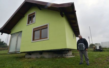 Дружина скаржилася на одноманітні краєвиди з вікна: архітектор-самоук побудував будинок, який обертається
