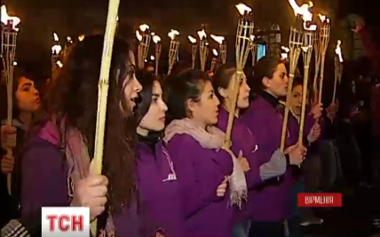 На факельном шествии в Ереване сожгли флаг Турции