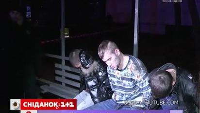 Чи законними були дії поліцейських, які відкрили вогонь по автівці