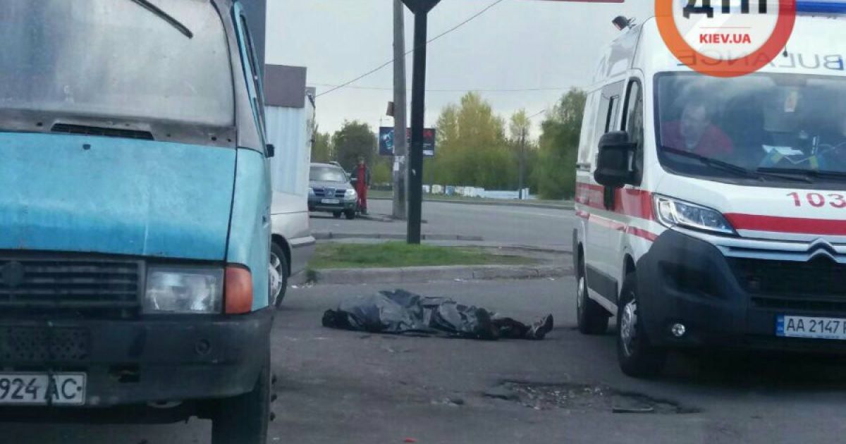 труп на Райдужному масиві / © facebook/dtp.kiev.ua