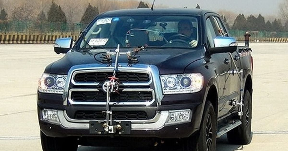 В Сети появились шпионские фото большого китайского пикапа Dingzhuang Zhao