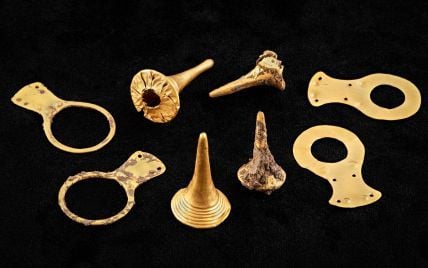 В Угорщині знайшли великий золотий скарб - найдавніші прикраси на території Європи