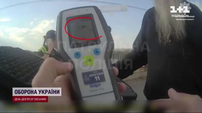 П'яний піп на КАМАЗі влаштував ДТП та напав на копа!