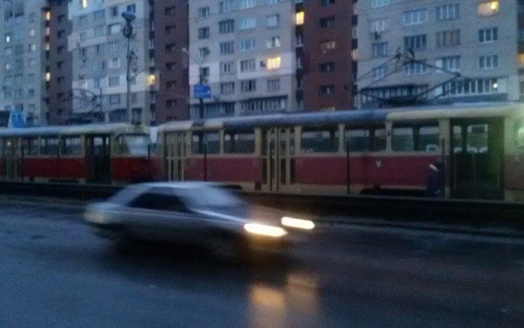 Швидкісний трамвай став через обрив контактної мережі / © ТСН.ua